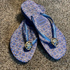 Havaianas slim blue flip flops